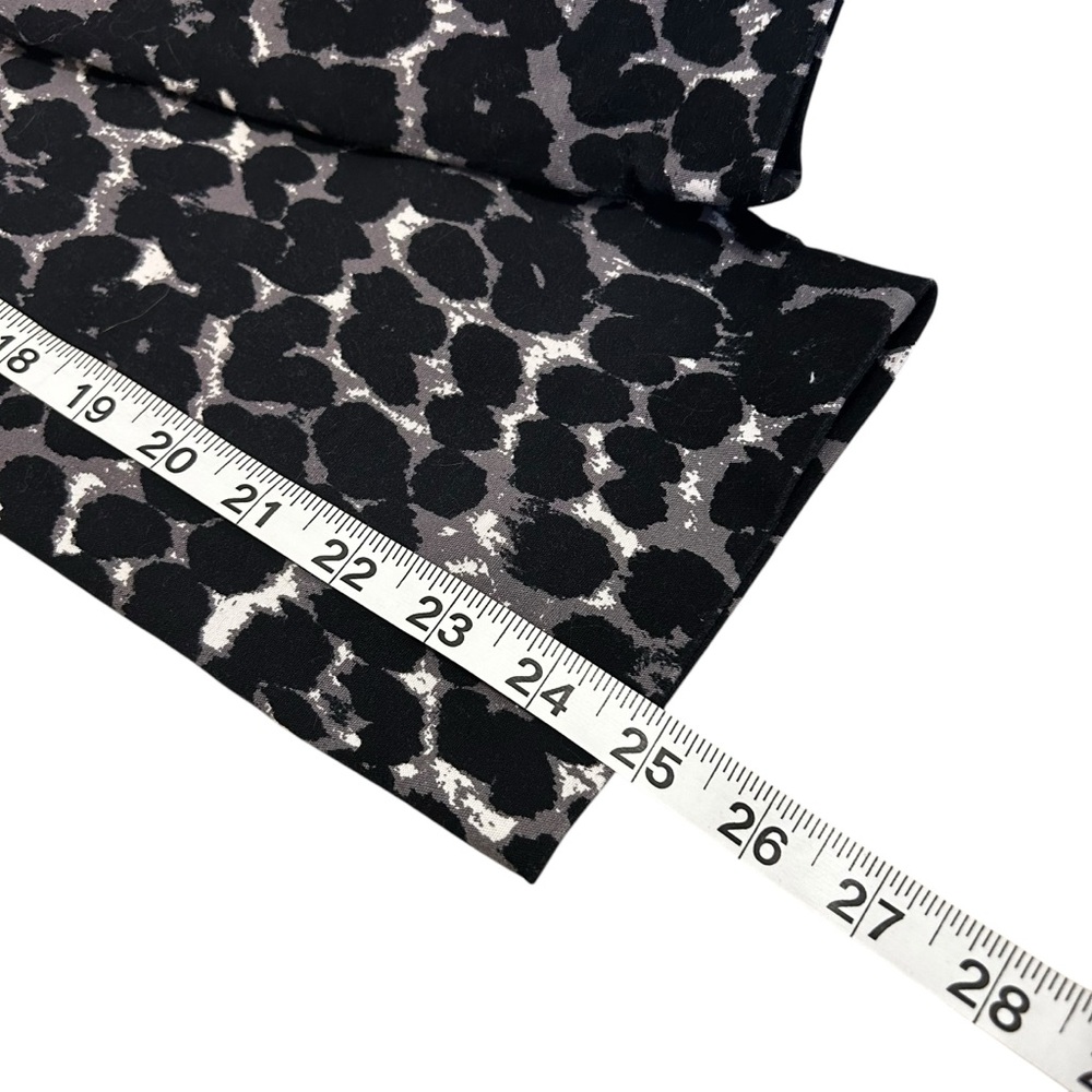Black Cheetah Leopard Dress Pants Women’s Size 2 Regular Old Navy Capri Design! - Picture 3 of 5